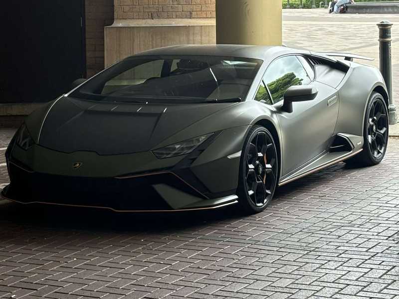 Lamborghini Huracán (2022) spotted in Manchester, United Kingdom