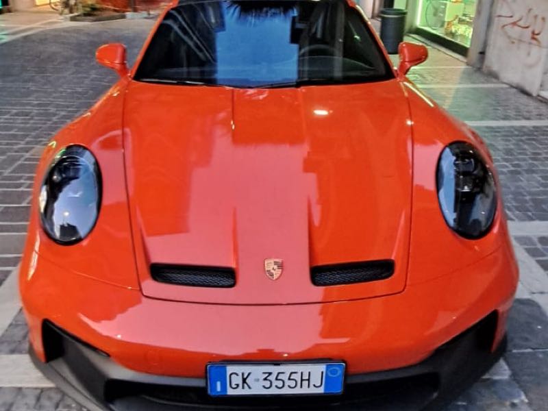 Porsche 918 Spyder spotted in Naples