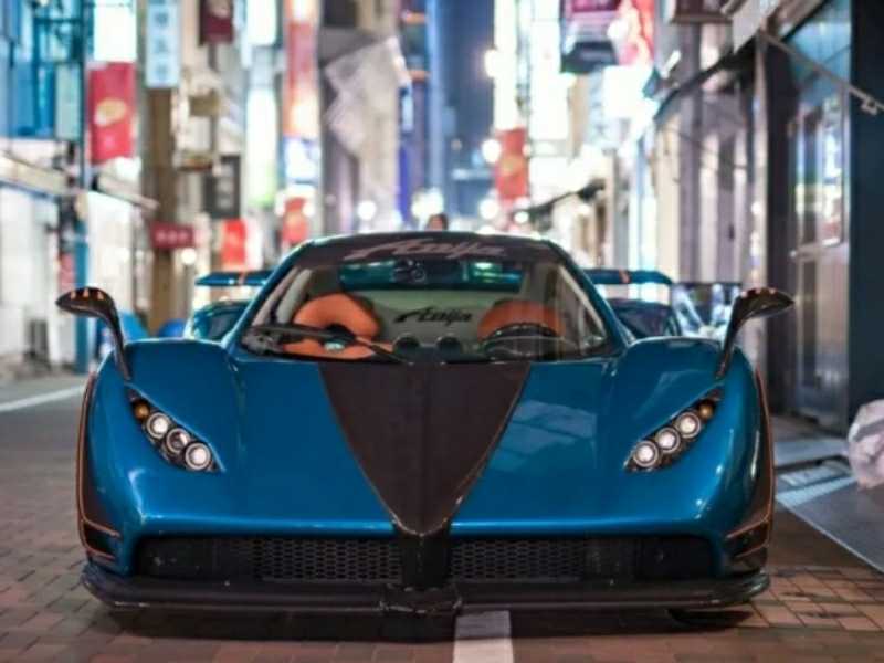 Pagani Huayra (2012) spotted in Tokyo, Japan
