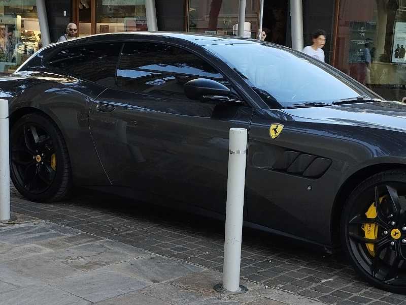 Ferrari GTC4Lusso spotted in Venice