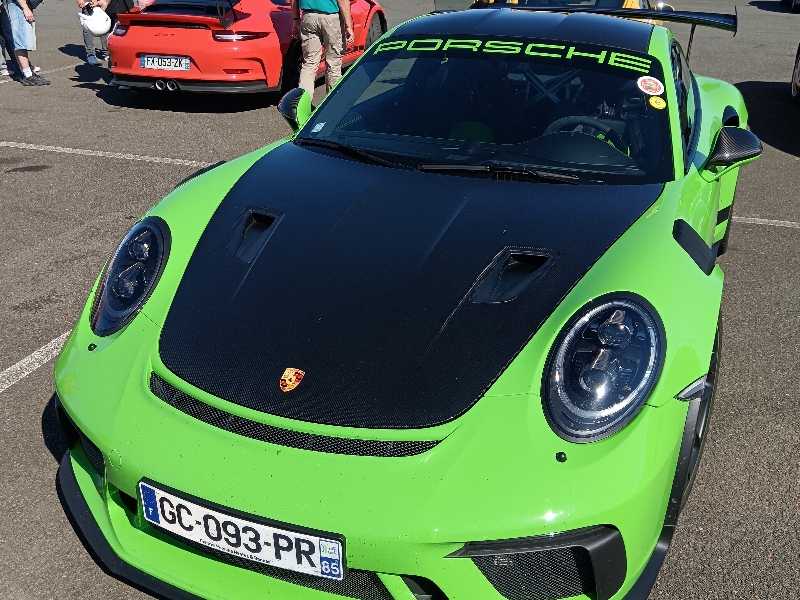 Porsche 911 GT3 RS spotted in Fontenay-le-Comte