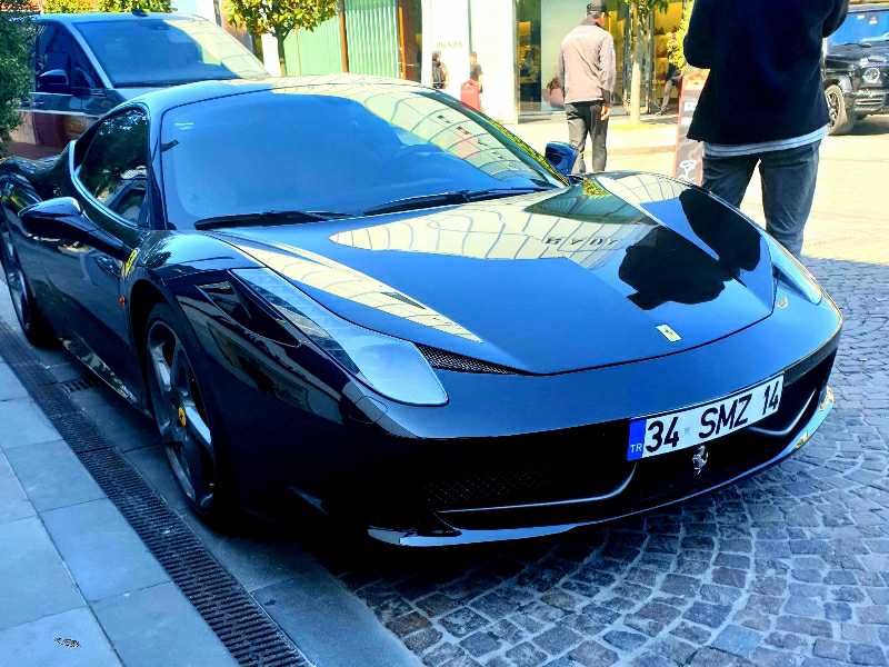 Ferrari 458 Italia (2010) spotted in Boğazlıyan, Turkey