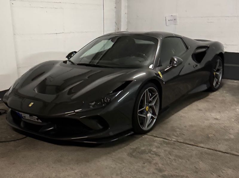 Ferrari 488 GTB (2015) spotted in Düsseldorf, Germany