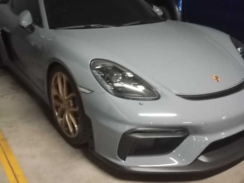 Porsche 718 Cayman GT4 spotted in Guadalajara