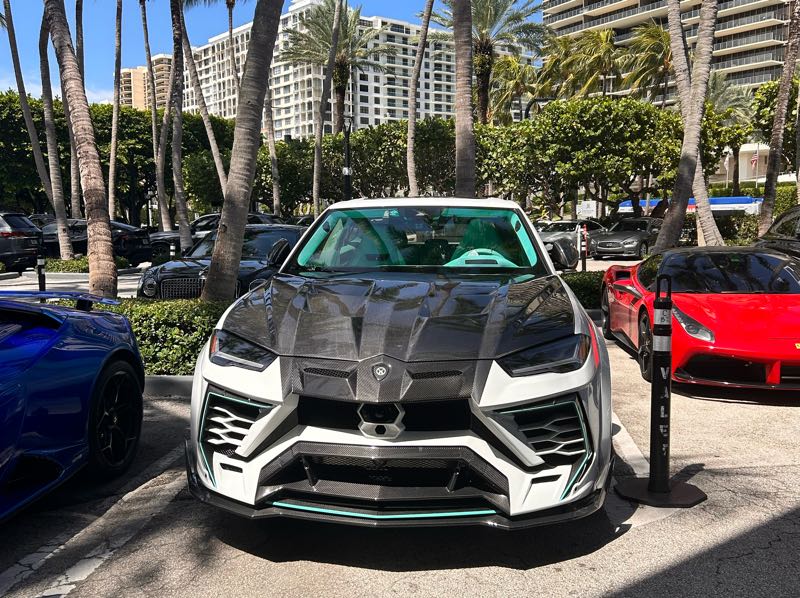Lamborghini Urus (2022) spotted in Miami, United States