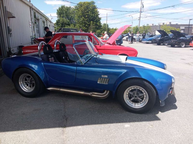 Shelby Cobra spotted in Drummondville