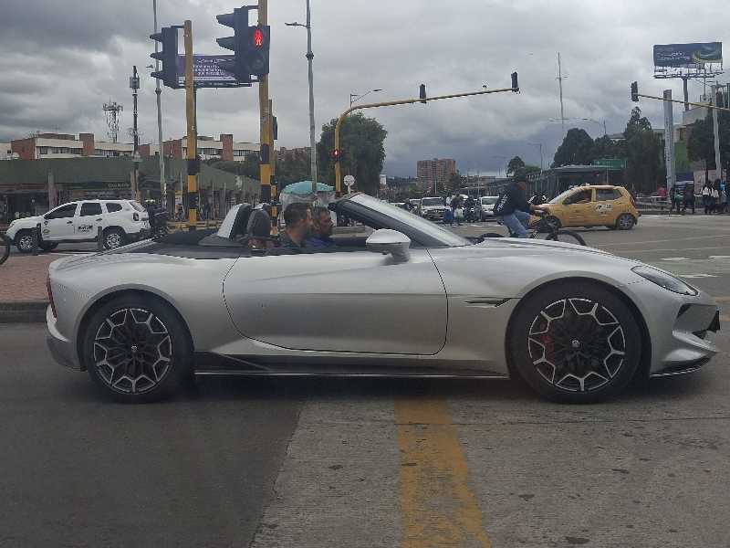 Mercedes-Benz AMG GT Roadster (2021) spotted in Bogotá, Colombia