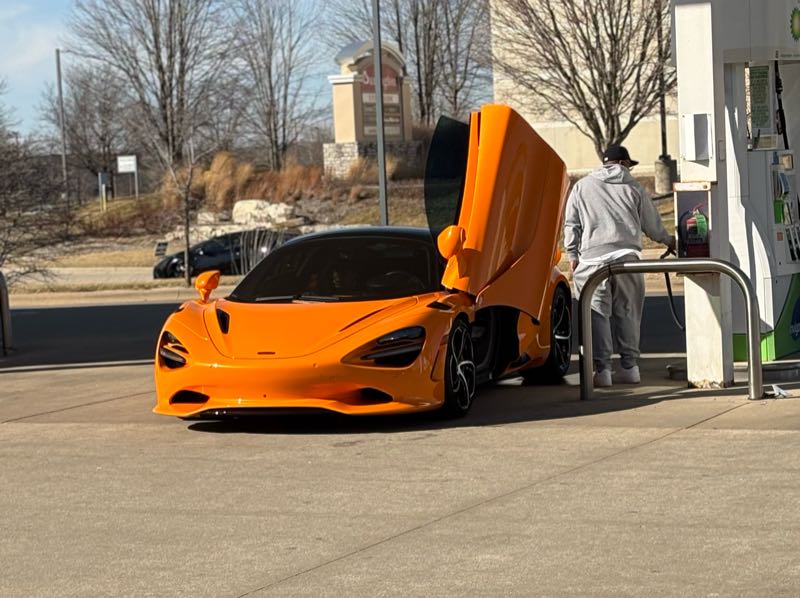 McLaren 720S spotted in Naperville