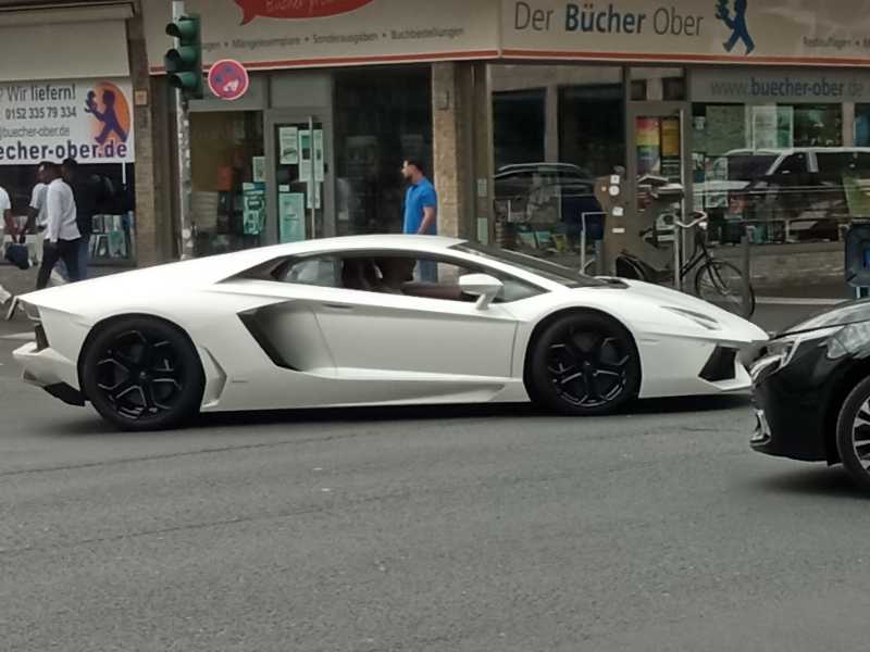 Lamborghini Aventador (2017) spotted in Düsseldorf, Germany