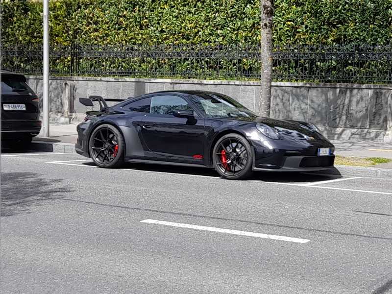 Porsche 911 GT3 spotted in Lausanne
