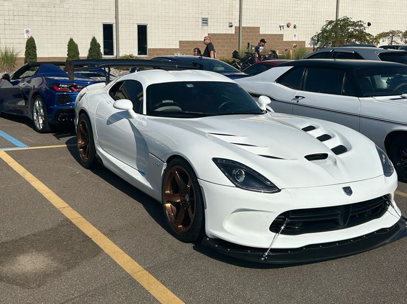 Dodge Viper spotted in Kentwood