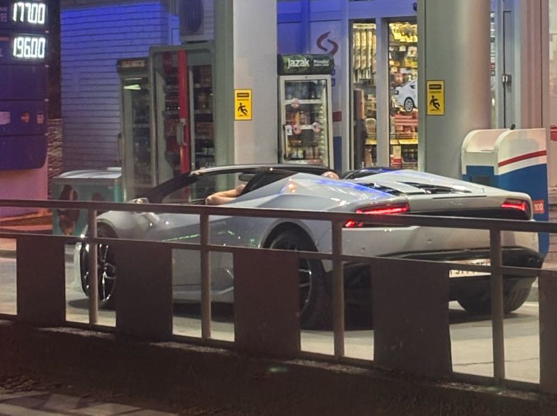 Lamborghini Huracán (2021) spotted in Presevo Municipality, Serbia