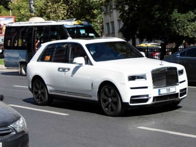 Rolls-Royce Cullinan spotted in Çorlu
