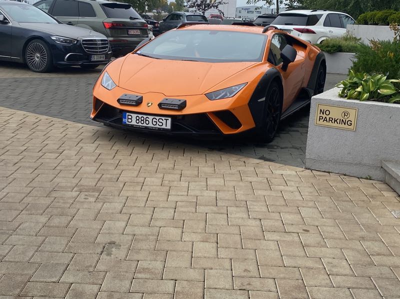 Lamborghini Huracán spotted in Botoşani