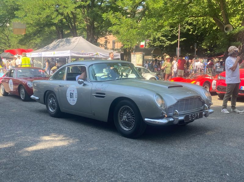 Aston Martin DB5 spotted in Piacenza