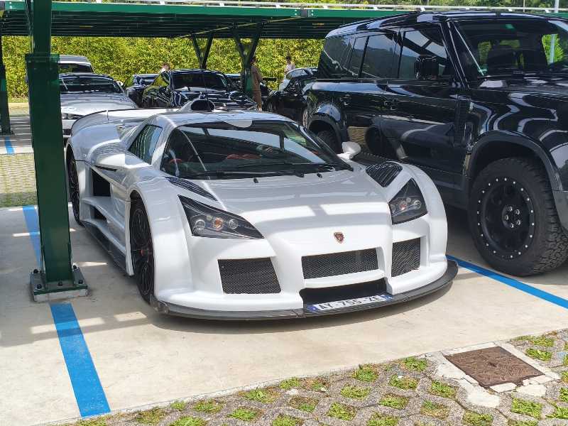 Gumpert Apollo spotted in Como