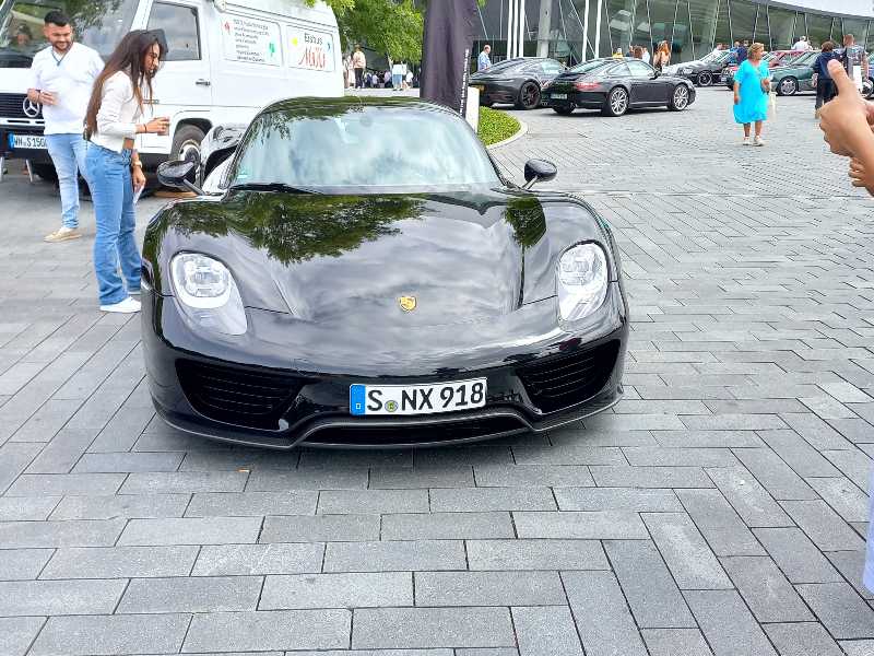 Porsche 918 Spyder (2015) spotted in Stuttgart, Germany