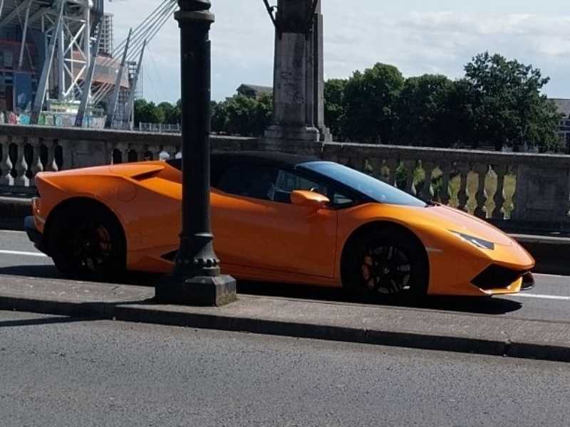 Lamborghini Huracán spotted in Cardiff
