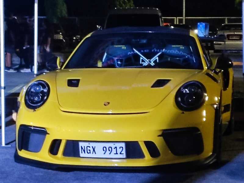 Porsche 911 GT2 RS spotted in San Fernando