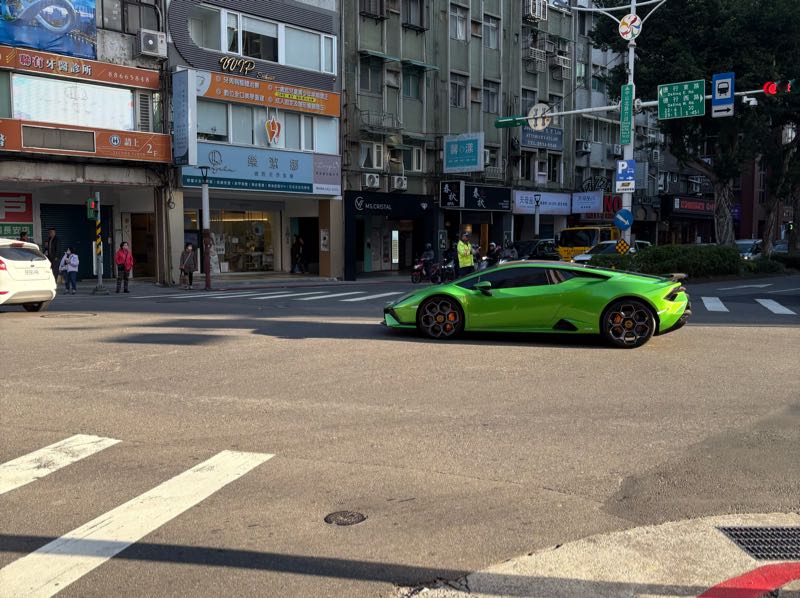 Lamborghini Huracán spotted in Youngstown