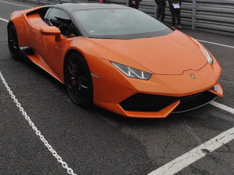 Lamborghini Huracán (2014) spotted in Brissac, France