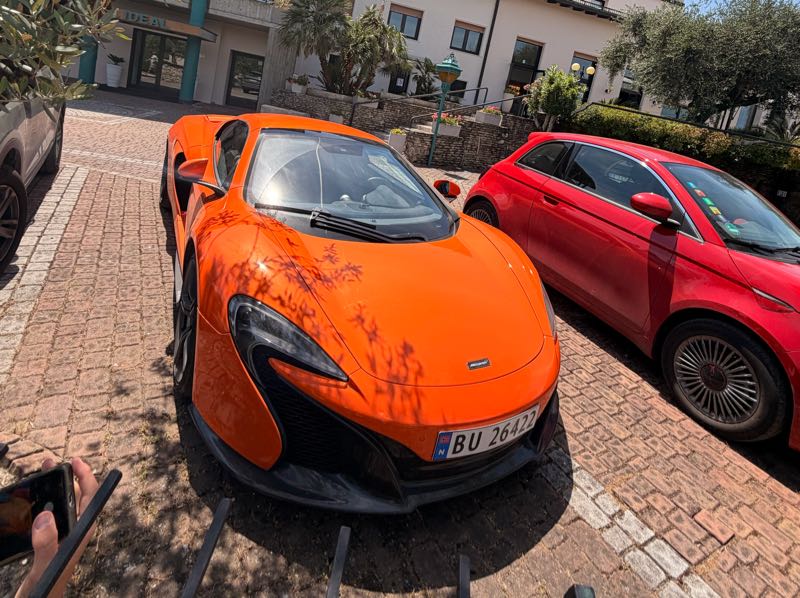 McLaren 650S (2014) spotted in Terni, Italy