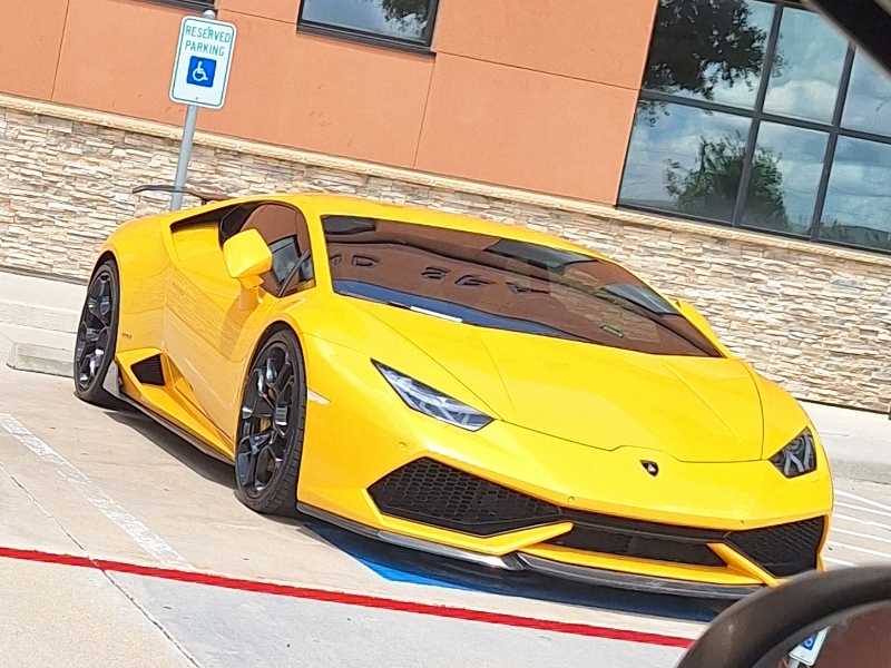 Lamborghini Huracán spotted in Cypress
