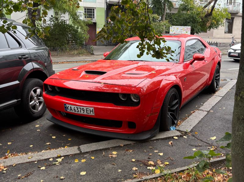 Dodge Challenger Hellcat spotted in Kyiv