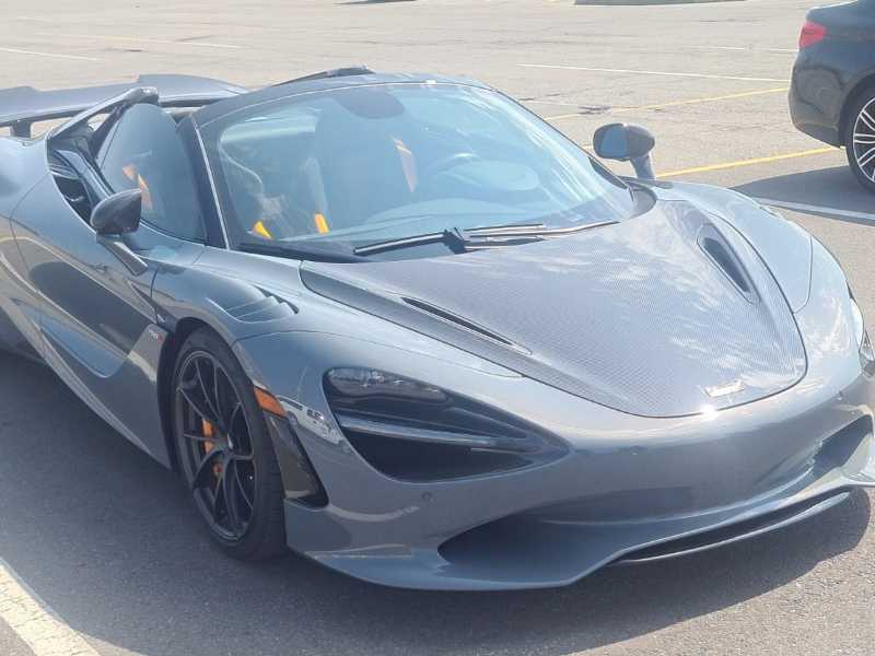 McLaren 720S (2017) spotted in Montréal, Canada