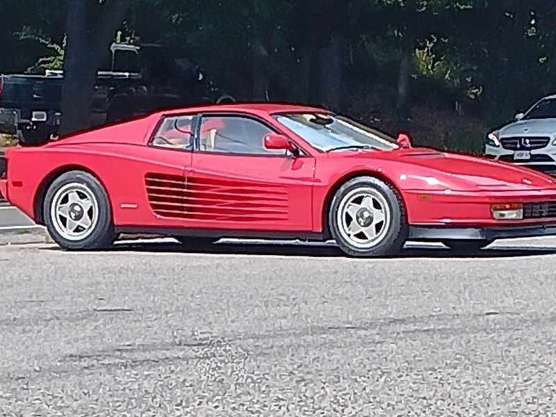 Ferrari Testarossa spotted in Lawrence