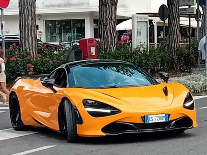 McLaren 720S (2017) spotted in Brescia, Italy