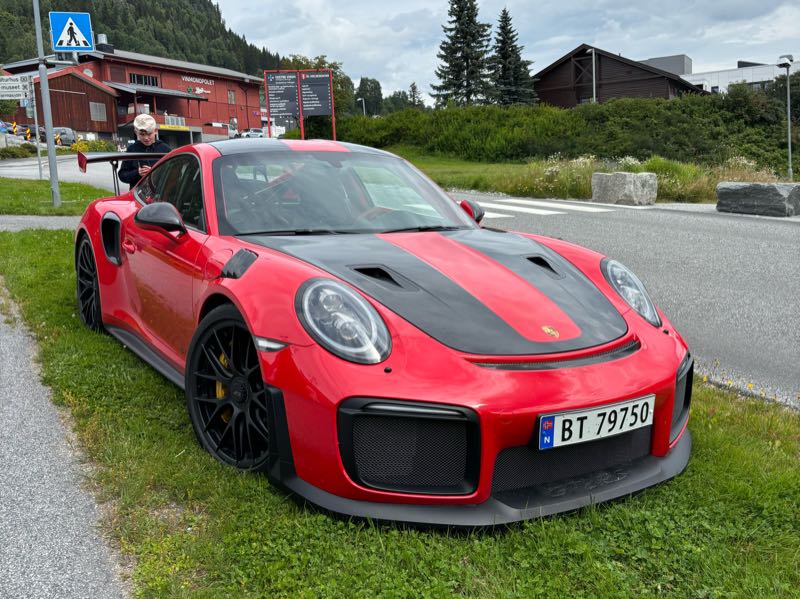 Porsche 911 GT2 RS spotted in Ål
