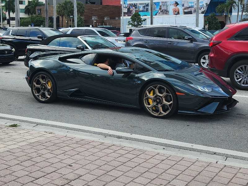 Lamborghini Huracán (2021) spotted in Miami, United States