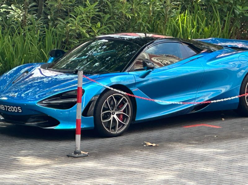 McLaren 720S spotted in Singapore