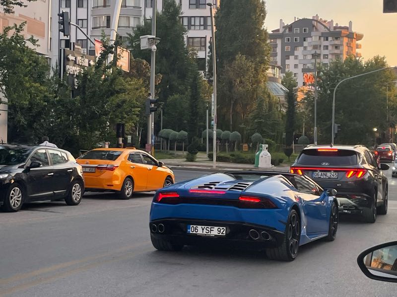 Lamborghini Huracán spotted in Ankara