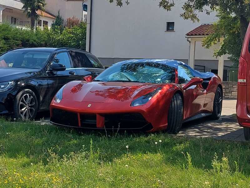Ferrari 488 GTB spotted in Čaglin