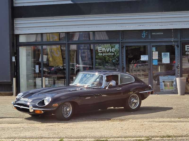 Jaguar E-Type spotted in Metz