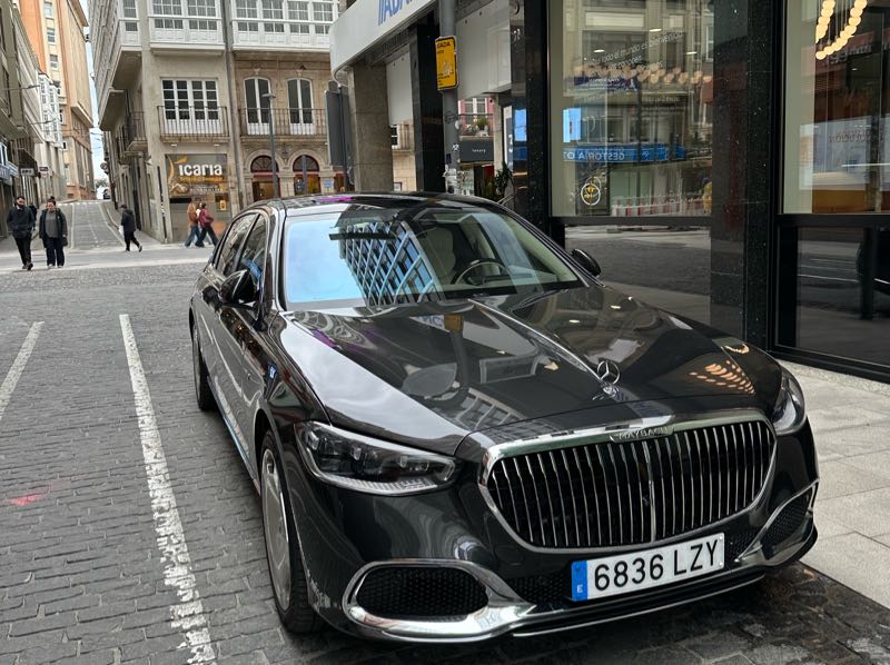 Mercedes-Benz Maybach S-Class (2021) spotted in A Coruña, Spain