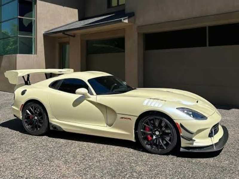 Dodge Viper ACR spotted in Santa Maria