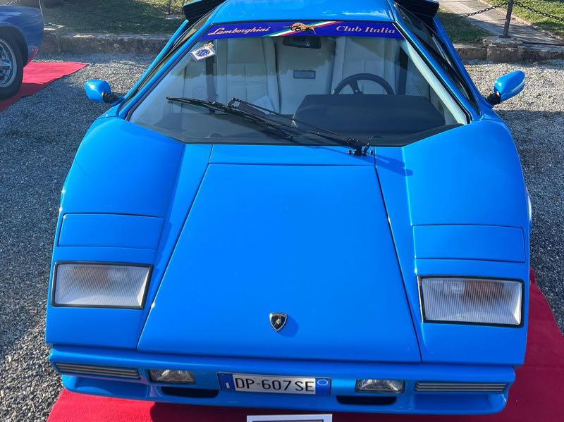 Lamborghini Countach spotted in Pistoia