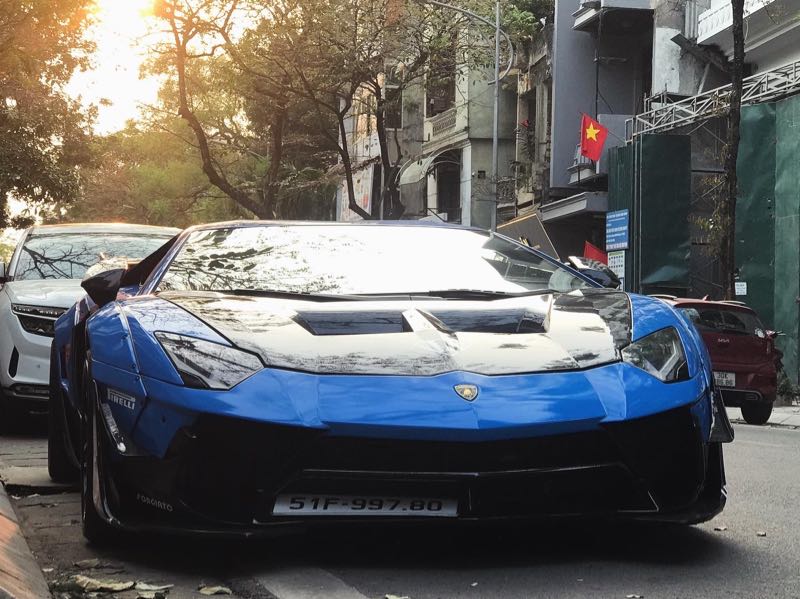 Lamborghini Aventador spotted in Hanoi