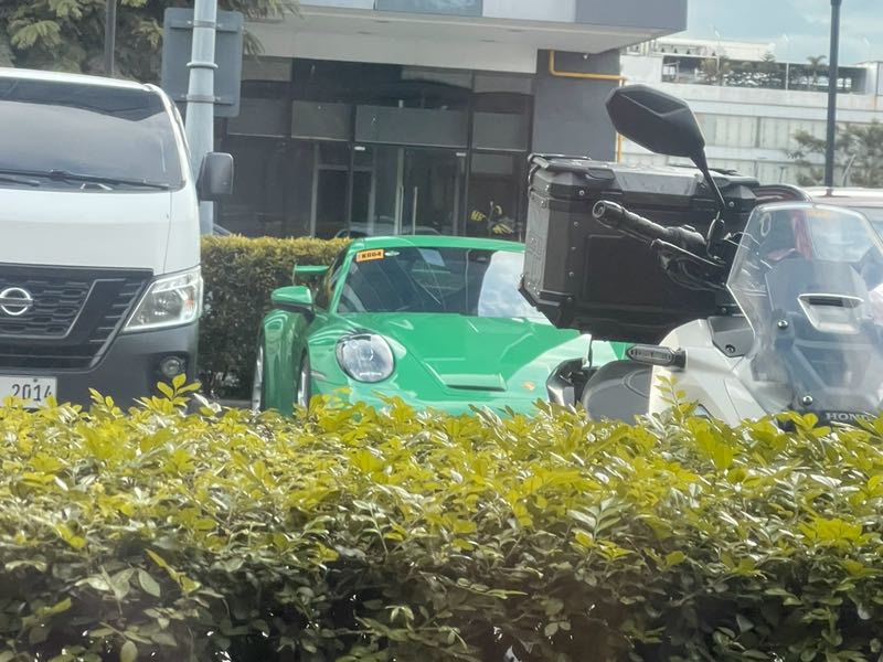 Porsche 911 spotted in Manila