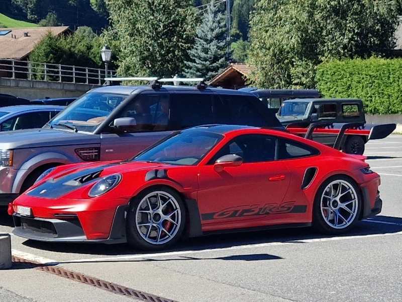 Porsche 911 GT3 RS spotted in Gstaad