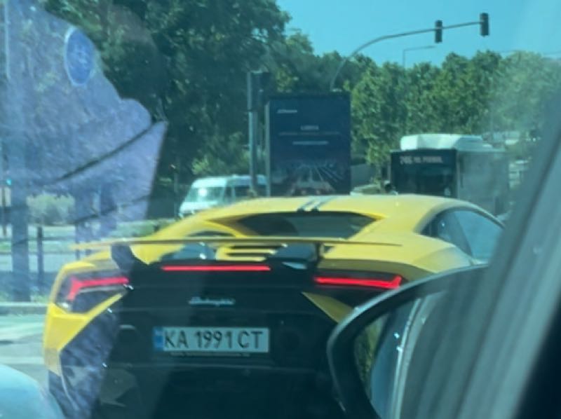 Lamborghini Huracán spotted in Lisbon