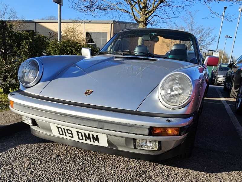 Porsche 911 (1985) spotted in London, United Kingdom