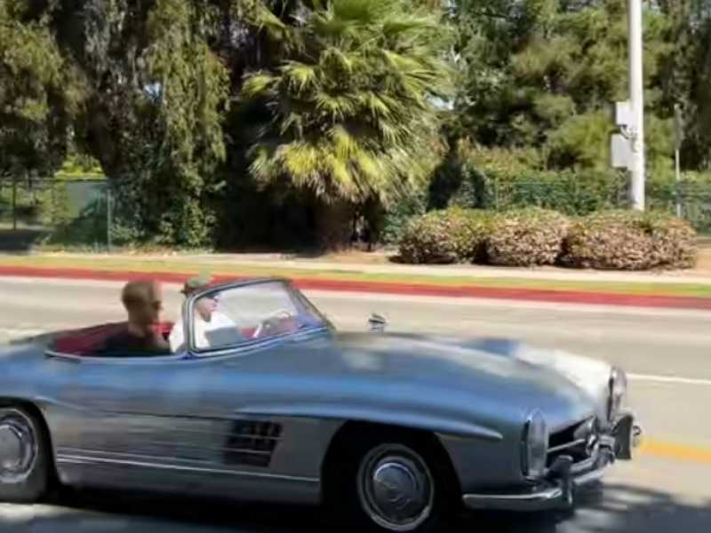 Mercedes-Benz 300SL Roadster spotted in Los Angeles