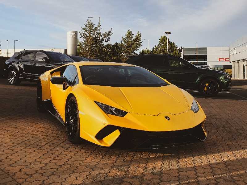 Lamborghini Huracán (2021) spotted in Edinburgh, United Kingdom