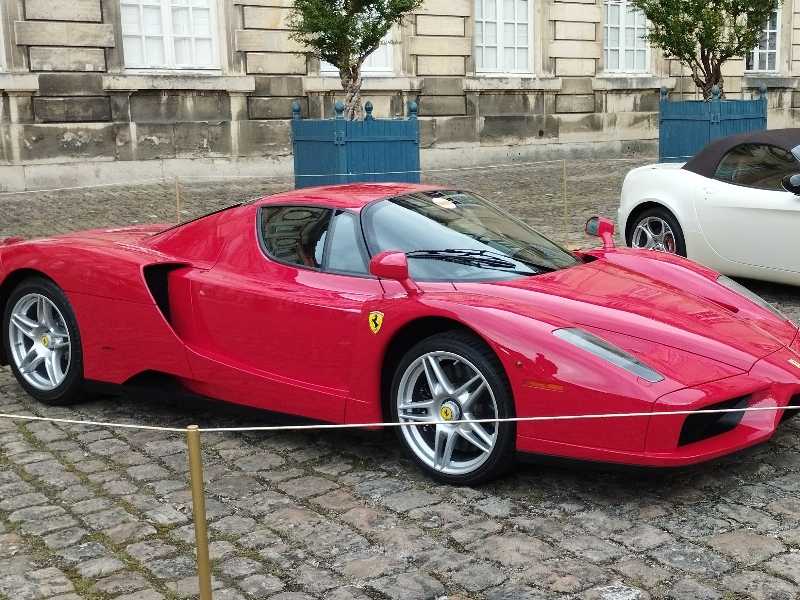 Ferrari Enzo spotted in Compiègne