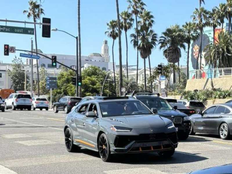Lamborghini Urus spotted in Santa Monica