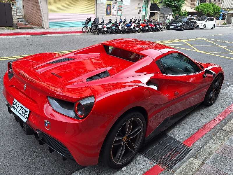 Ferrari 488 GTB spotted in Taipei
